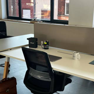 Open Space  5 postes Coworking Rue d'Anvers Tourcoing 59200 - photo 2